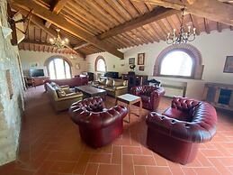 Farmhouse in Pisan Hills With Pool