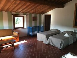 Farmhouse in Pisan Hills With Pool