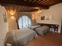 Farmhouse in Pisan Hills With Pool