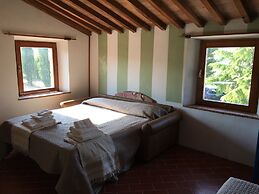 Farmhouse in Pisan Hills With Pool