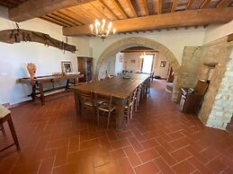 Farmhouse in Pisan Hills With Pool