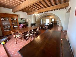 Farmhouse in Pisan Hills With Pool