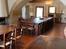 Farmhouse in Pisan Hills With Pool