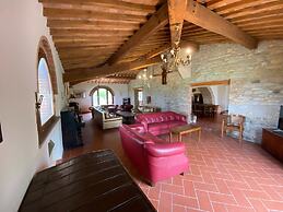 Farmhouse in Pisan Hills With Pool