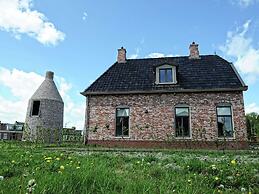 Heritage Holiday Home in Zoutkamp With Garden