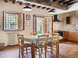 Spacious Holiday Home in Ca' De' Grimaldi near Town Center