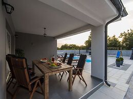 Beautiful Villa With Private Swimming Pool