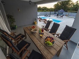 Beautiful Villa With Private Swimming Pool