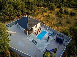 Beautiful Villa With Private Swimming Pool