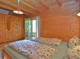 Vintage Holiday Home in Grafenried With Garden