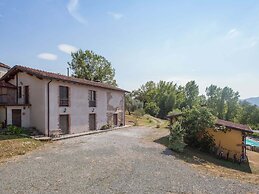Apartment in Aulla With Swimming Pool