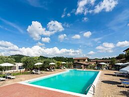 Farmhouse in Perugia with Hot Tub, Swimming Pool, Garden, BBQ