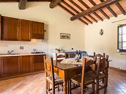 Farmhouse in Perugia with Hot Tub, Swimming Pool, Garden, BBQ