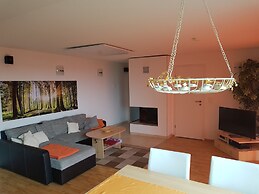 Chalet in Schnett Near Ski Slopes