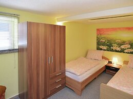 Bright Holiday Home in Schnett