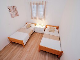 Luxury Apartment in Starigrad