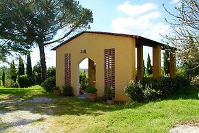 Restful Farmhouse with Pool near Forest in Vinci