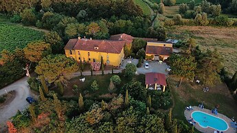 Restful Farmhouse with Pool near Forest in Vinci