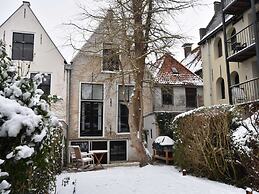 Grand Townhouse in Harlingen near Beach