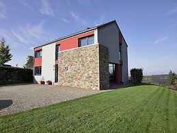 Wonderful Holiday Home in Ovifat With Sauna