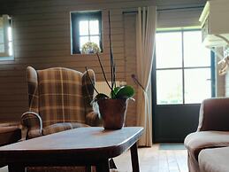 Pleasant Holiday Home in West Flanders with Enclosed Garden & Hot Tub