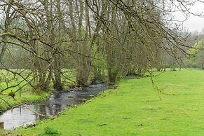 Cozy Apartment in Paliseul With Garden
