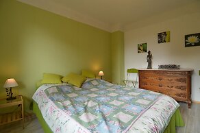 Holiday Home With Garden, Heating, Barbecue