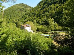 Dreamy Cottage in Trebbio With Swimming Pool