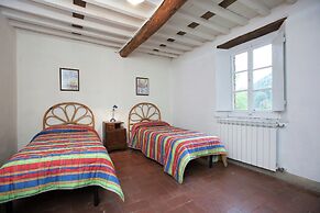 Dreamy Cottage in Trebbio With Swimming Pool
