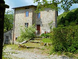 Dreamy Cottage in Trebbio With Swimming Pool