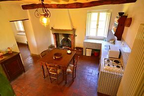 Dreamy Cottage in Trebbio With Swimming Pool