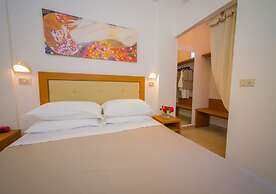 Mediterraneo Hotel & Suites