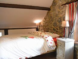 Cozy Cottage in Han-sur-Lesse near Forest