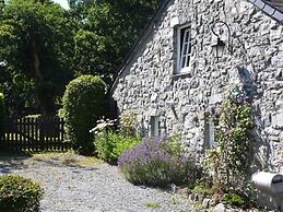 Cozy Cottage in Han-sur-Lesse near Forest