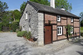 Cozy Cottage in Han-sur-Lesse near Forest