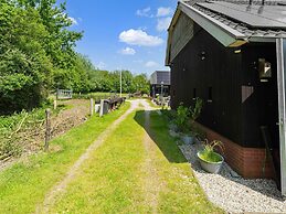 A Lovely Cottage on the Dwingelderveld Nature Park