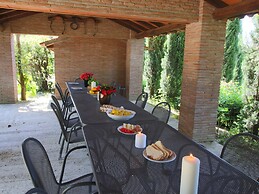 Farmhouse in Campriano