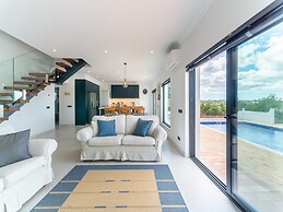 Casa O Sonho Near Faro With Private Pool