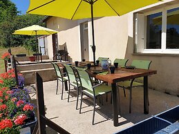 Holiday Home in Grury With Pool & Garden