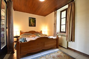 Holiday Home in Grury With Pool & Garden