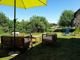 Holiday Home in Grury With Pool & Garden
