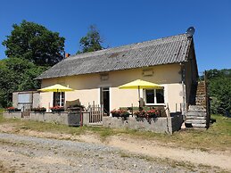 Holiday Home in Grury With Pool & Garden