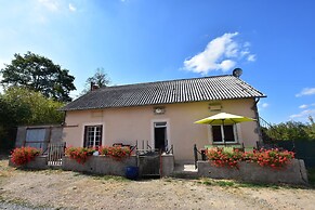 Holiday Home in Grury With Pool & Garden