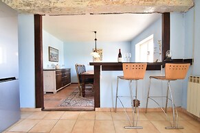 Holiday Home in Grury With Pool & Garden