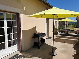 Holiday Home in Grury With Pool & Garden