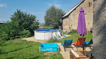 Holiday Home in Grury With Pool & Garden