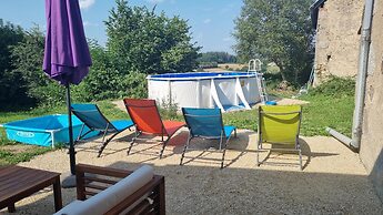 Holiday Home in Grury With Pool & Garden