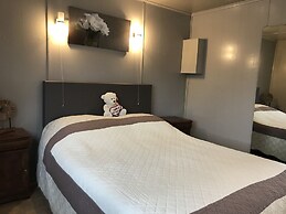 Modern Waterfront Chalet