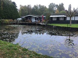 Modern Waterfront Chalet