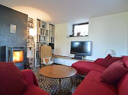 Holiday Home in Izier With Roofed Terrace, Garden, Parking